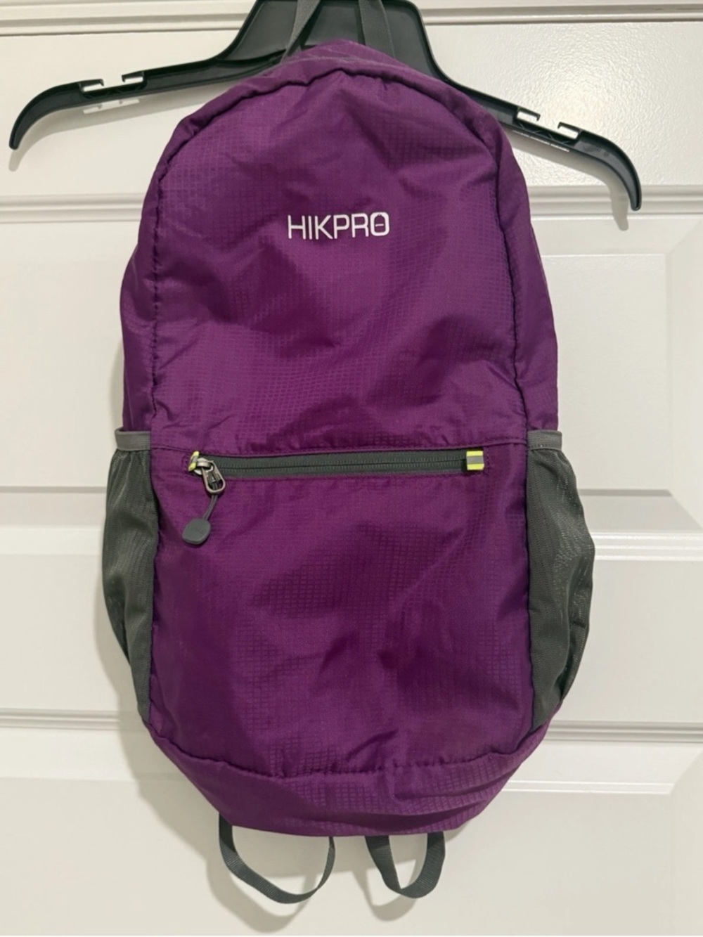 Hikpro Daypack Backpack 20L Durable Light Water-Resistant Unisex Travel Hiking